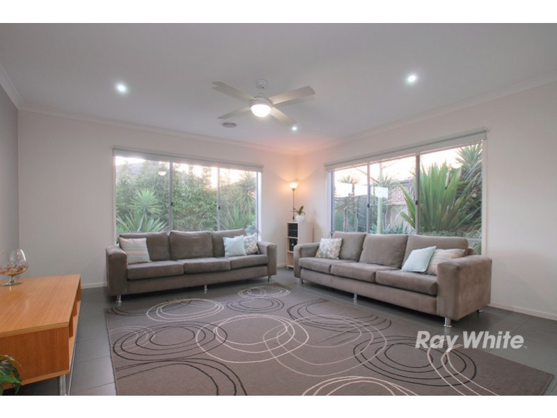 7 Gregson Grove, Lyndhurst VIC 3975