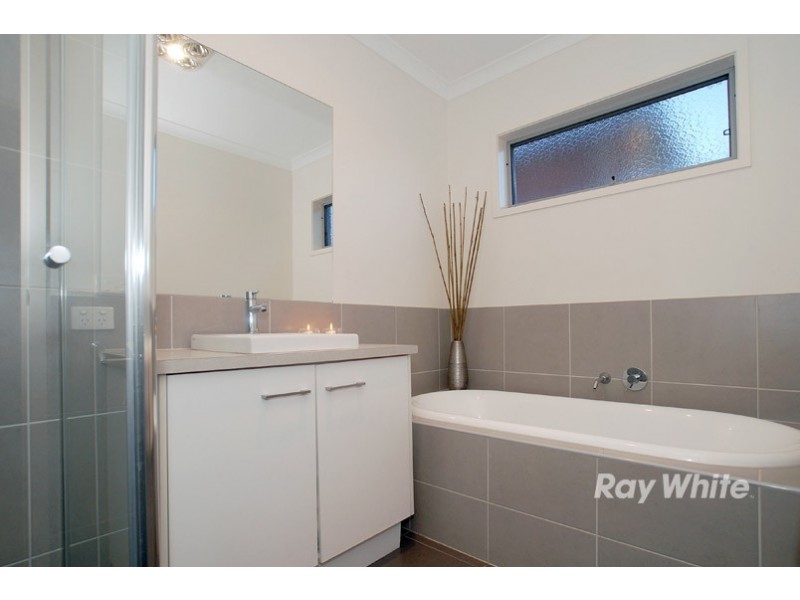 7 Gregson Grove, Lyndhurst VIC 3975