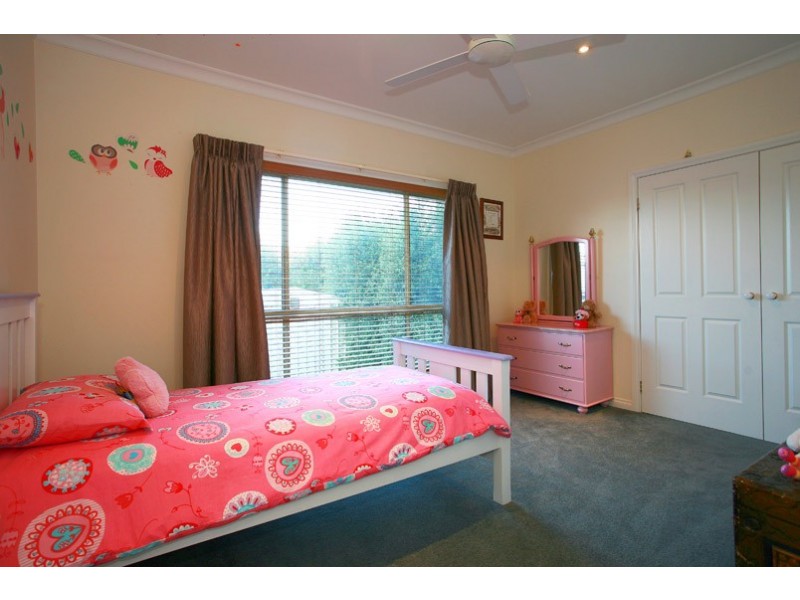 24 Waterbush Crescent, Lyndhurst VIC 3975