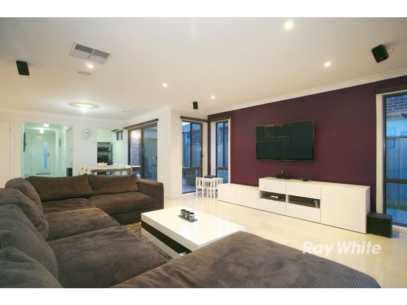 33 Banfield Place, Lyndhurst VIC 3975