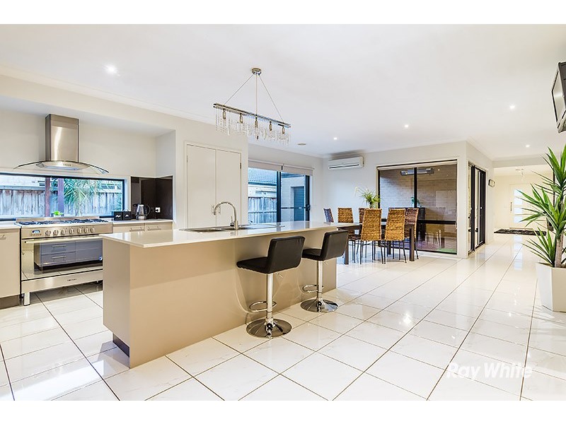 14 Caribbean Pine Court, Lyndhurst VIC 3975