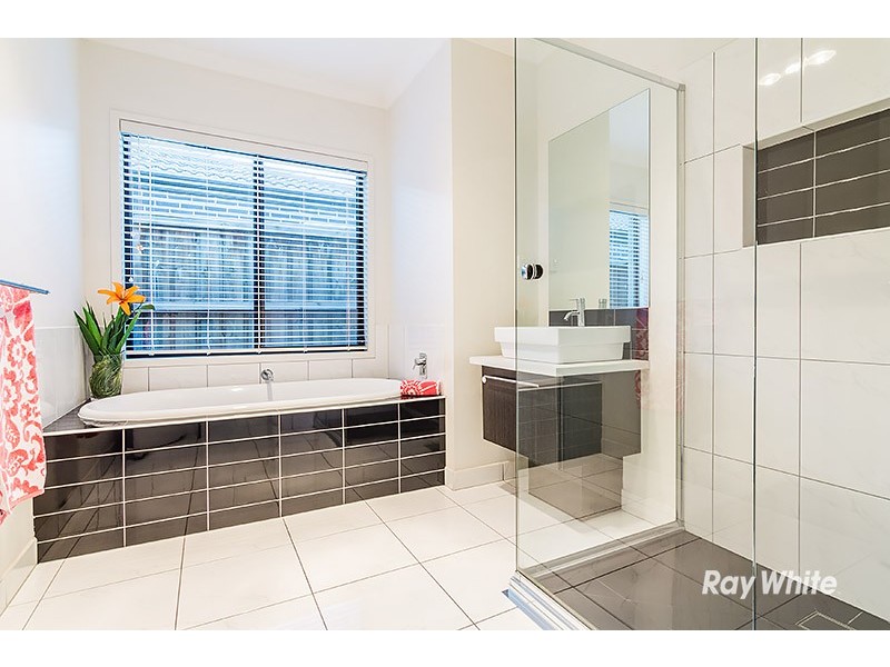 14 Caribbean Pine Court, Lyndhurst VIC 3975