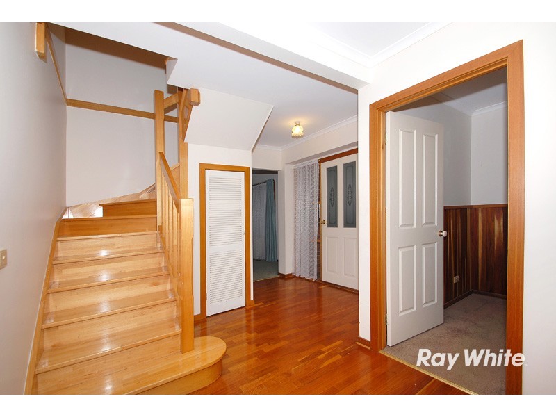 2 Henry Lawson Drive, Lynbrook VIC 3975