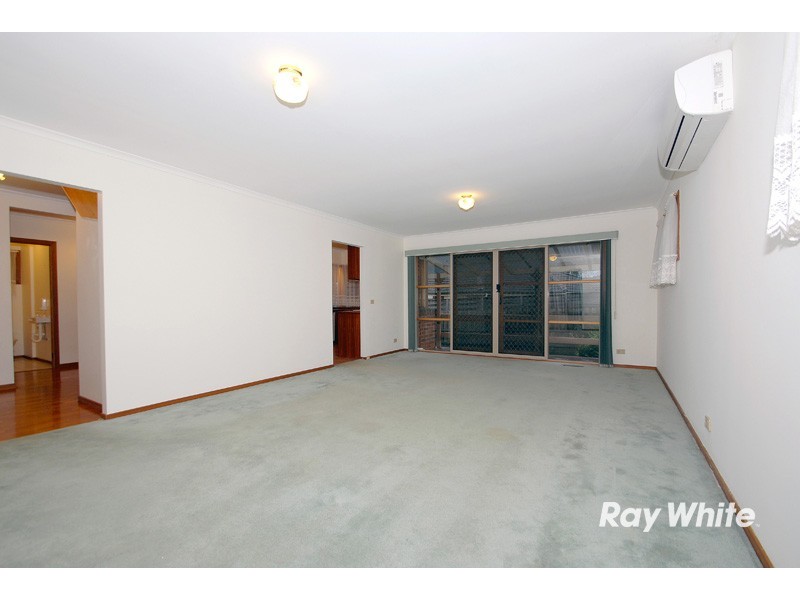 2 Henry Lawson Drive, Lynbrook VIC 3975