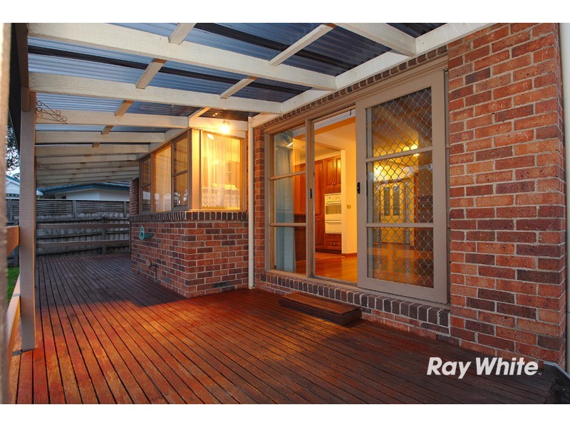 2 Henry Lawson Drive, Lynbrook VIC 3975