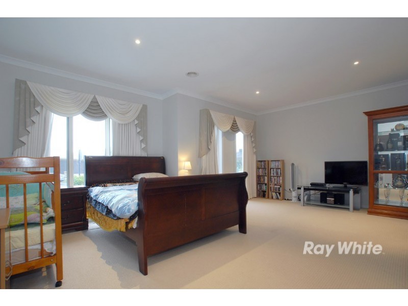 74 Melington Drive, Lyndhurst VIC 3975