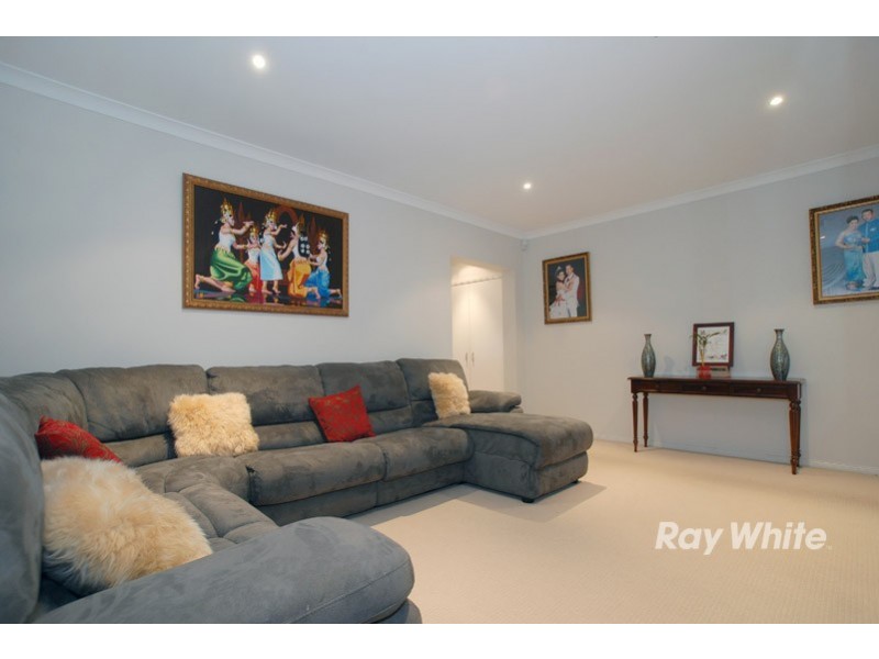 74 Melington Drive, Lyndhurst VIC 3975
