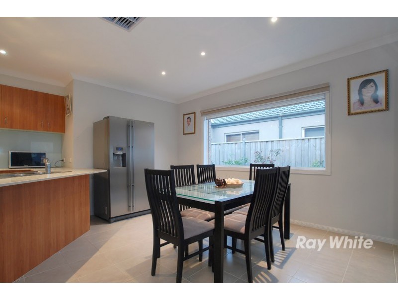 74 Melington Drive, Lyndhurst VIC 3975