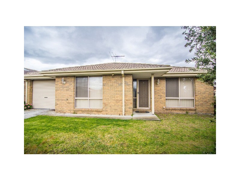 1 Coriyule Court, Cranbourne North VIC 3977
