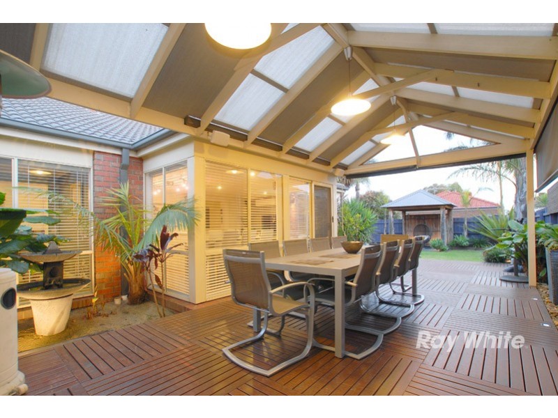 25 Sundial Court, Berwick VIC 3806