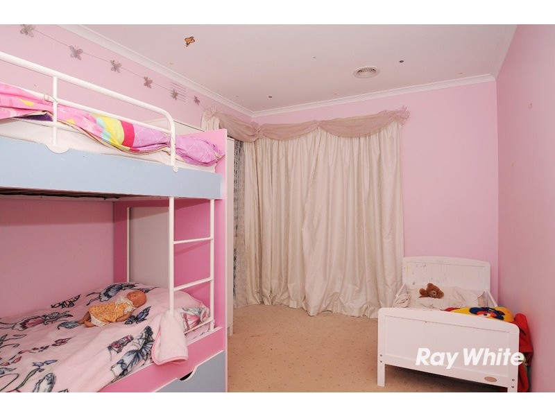 18 Clairmont Avenue, Cranbourne VIC 3977