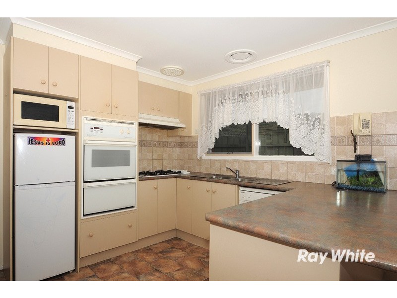 18 Clairmont Avenue, Cranbourne VIC 3977