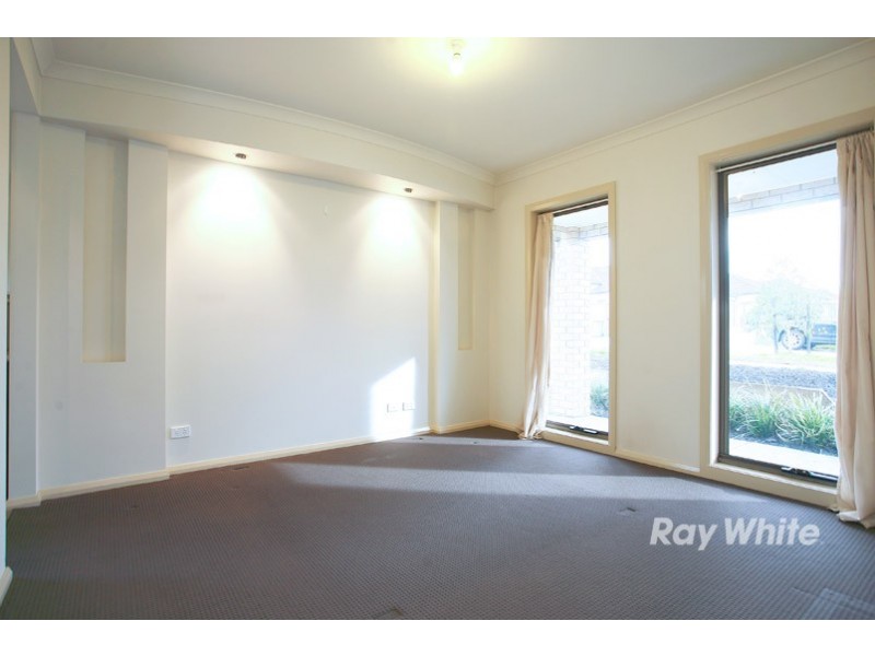 67 Nature Circuit, Cranbourne North VIC 3977