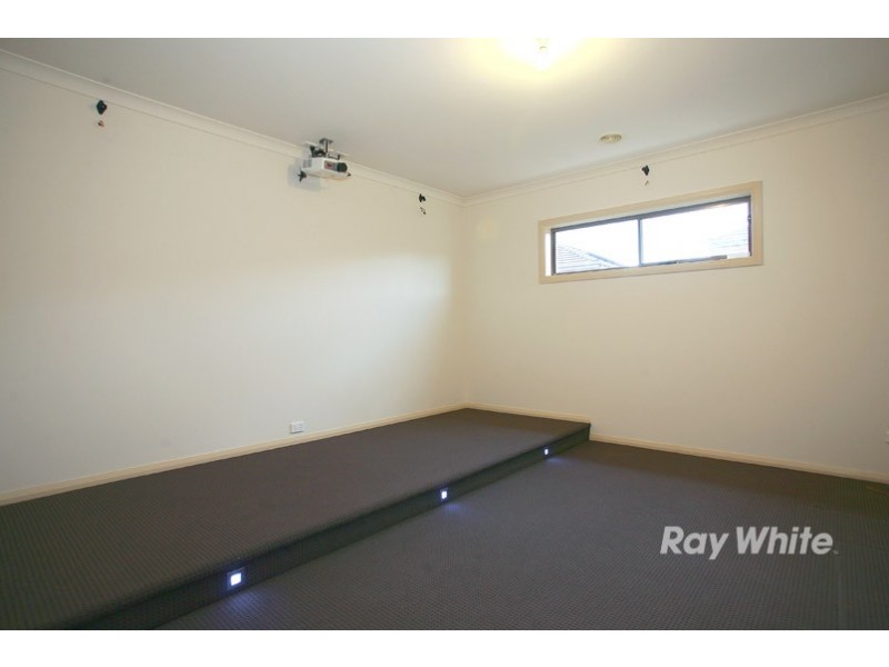 67 Nature Circuit, Cranbourne North VIC 3977