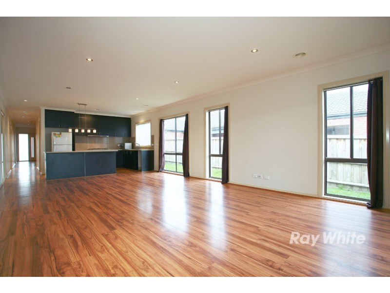 67 Nature Circuit, Cranbourne North VIC 3977