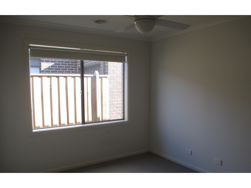 6 Sutton Rise, Cranbourne North VIC 3977