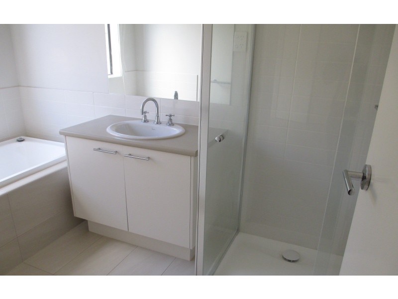 6 Sutton Rise, Cranbourne North VIC 3977