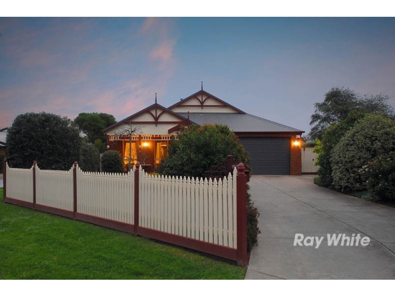 3 Filbert Court, Cranbourne North VIC 3977