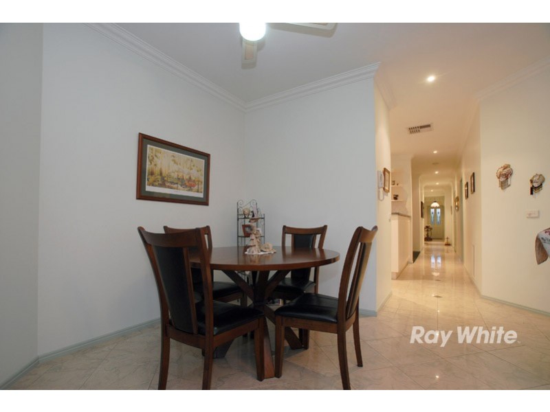 3 Filbert Court, Cranbourne North VIC 3977