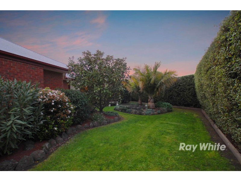 3 Filbert Court, Cranbourne North VIC 3977