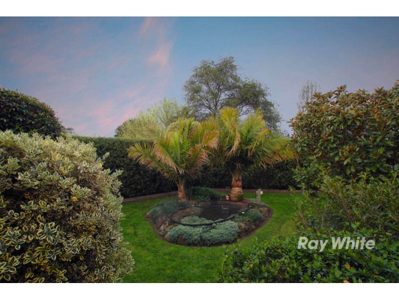 3 Filbert Court, Cranbourne North VIC 3977