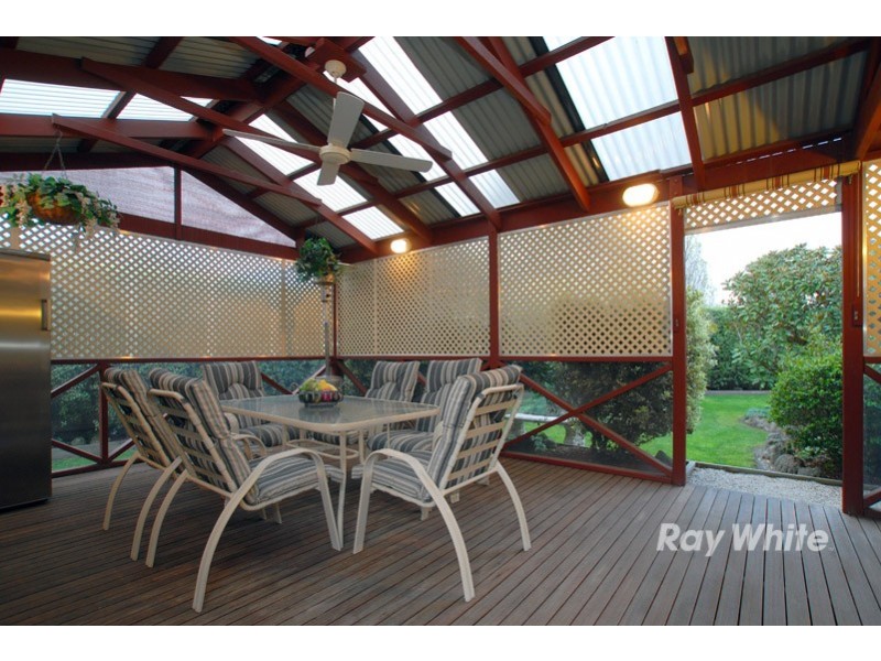 3 Filbert Court, Cranbourne North VIC 3977