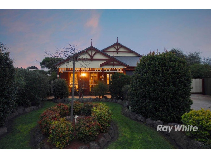 3 Filbert Court, Cranbourne North VIC 3977