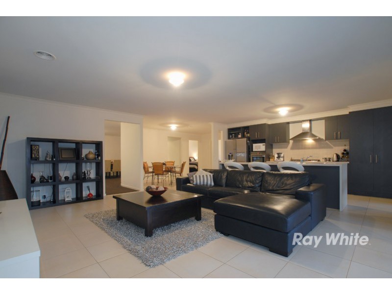 16 Viewline Way, Lyndhurst VIC 3975