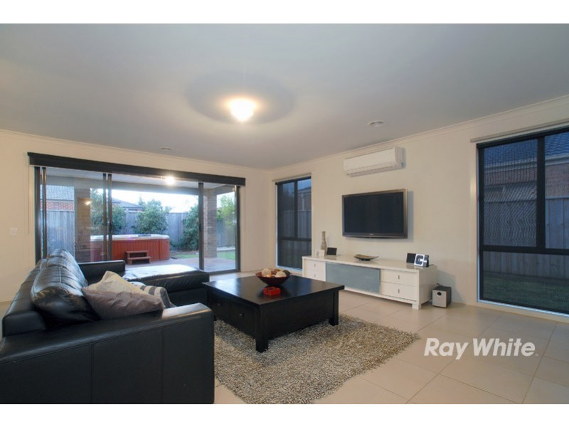 16 Viewline Way, Lyndhurst VIC 3975