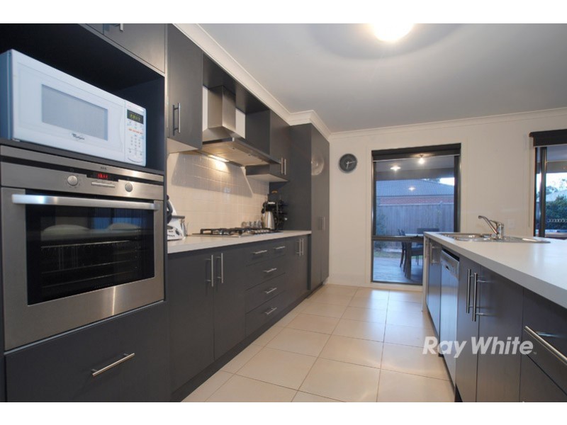 16 Viewline Way, Lyndhurst VIC 3975