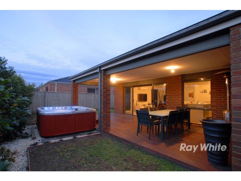 16 Viewline Way, Lyndhurst VIC 3975