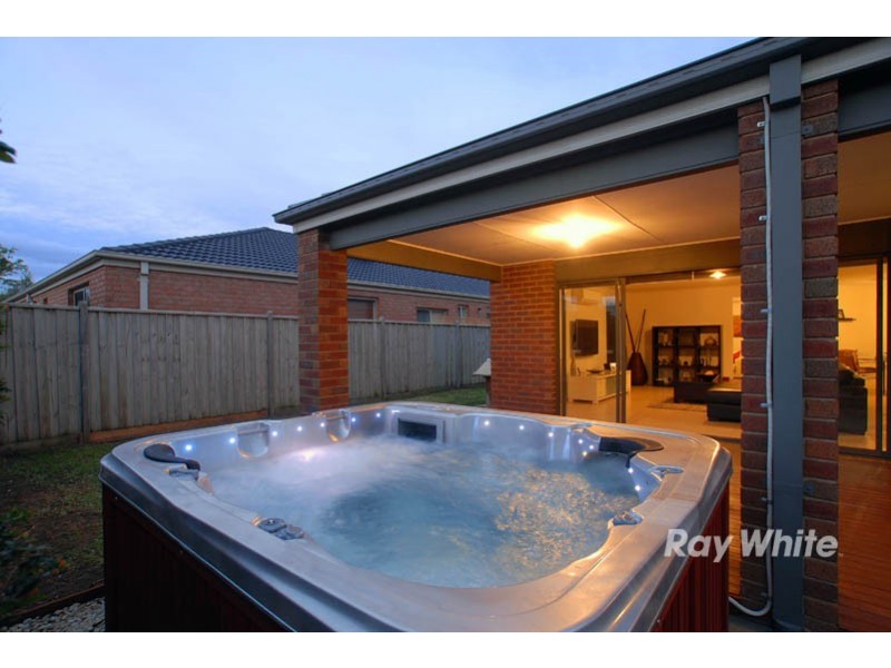 16 Viewline Way, Lyndhurst VIC 3975