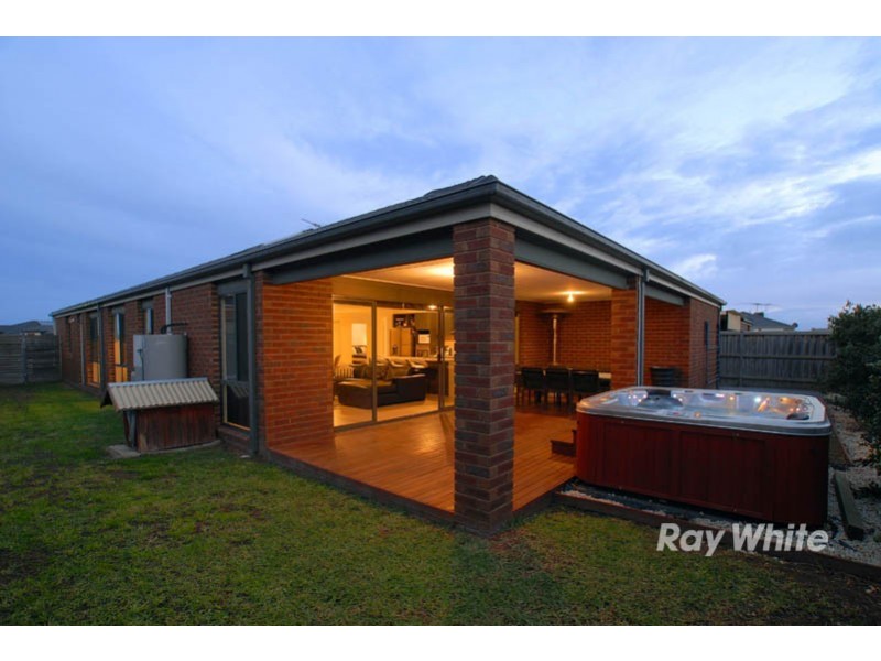 16 Viewline Way, Lyndhurst VIC 3975