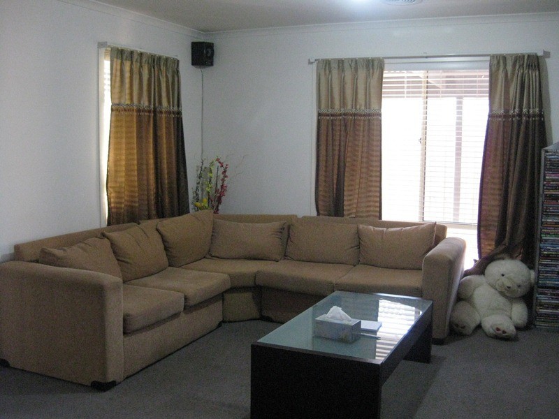 57 Taplan Crescent, Cranbourne West VIC 3977