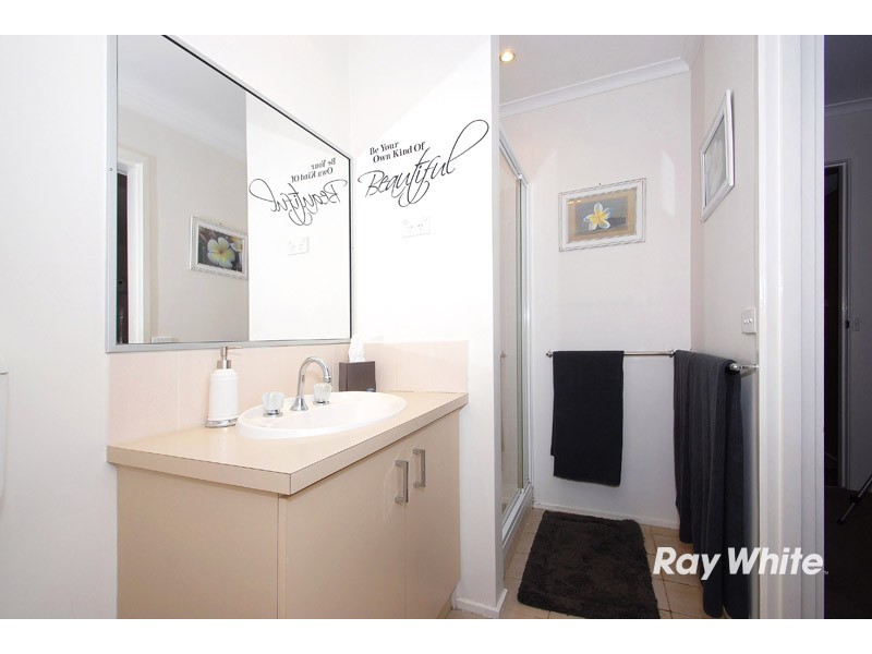 4 Julie Court, Langwarrin VIC 3910