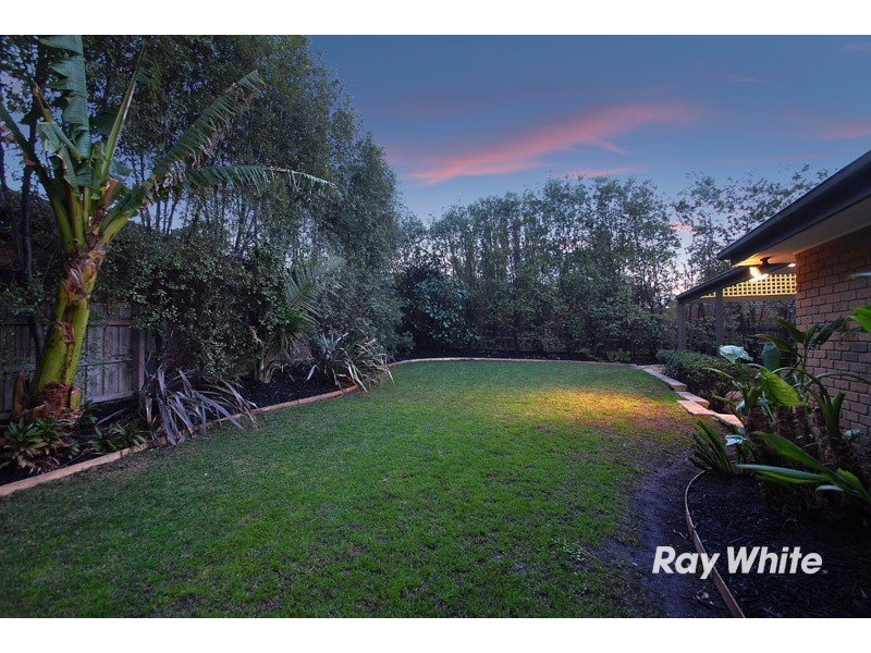 4 Julie Court, Langwarrin VIC 3910