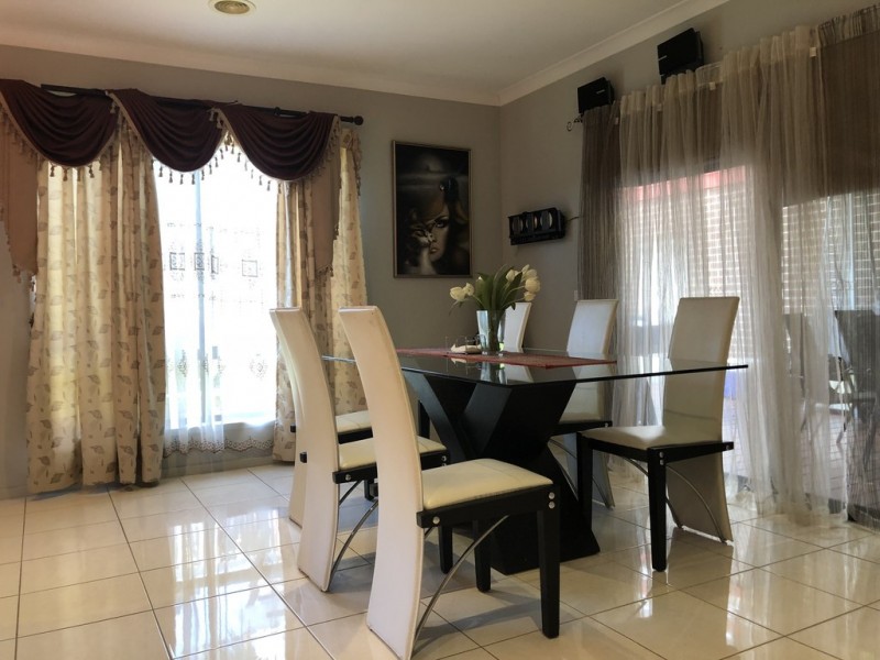 28 Caribbean Pine Court, Lyndhurst VIC 3975