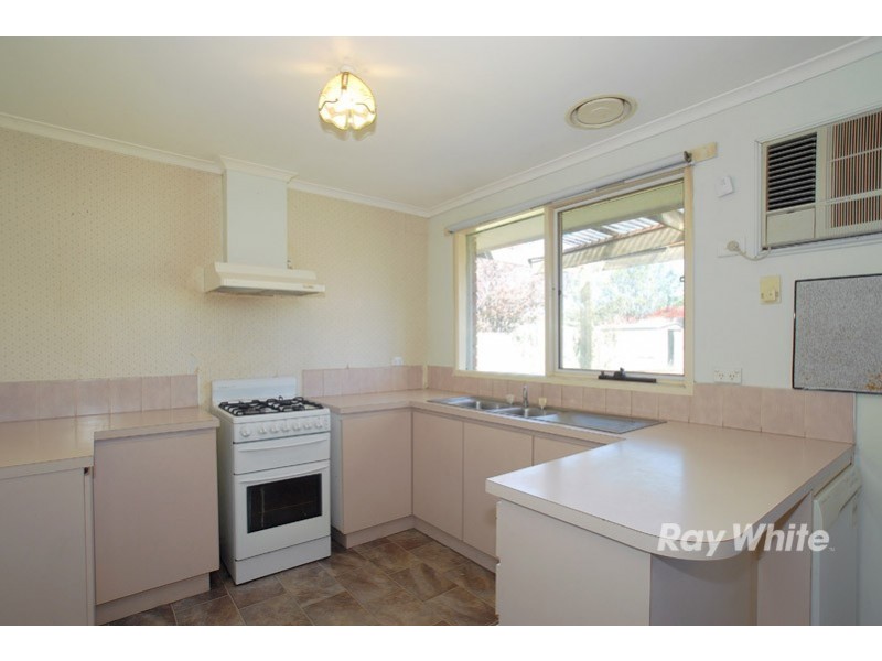 4 Pollina Close, Hampton Park VIC 3976