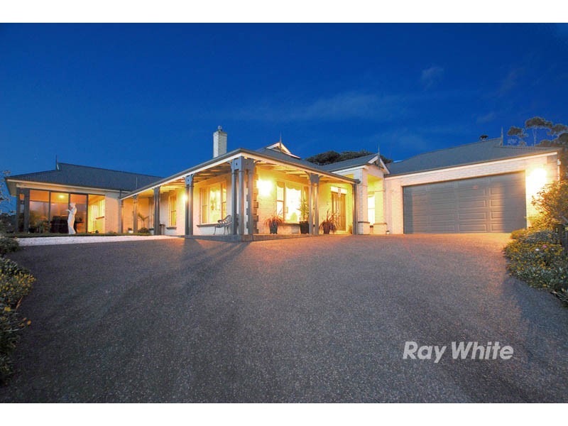 4 Lake Park Court, Lysterfield South VIC 3156