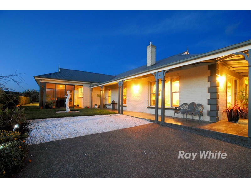 4 Lake Park Court, Lysterfield South VIC 3156