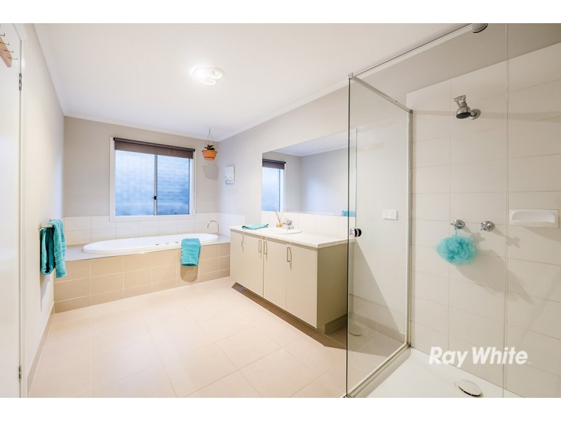 22 Caribbean Pine Court, Lyndhurst VIC 3975