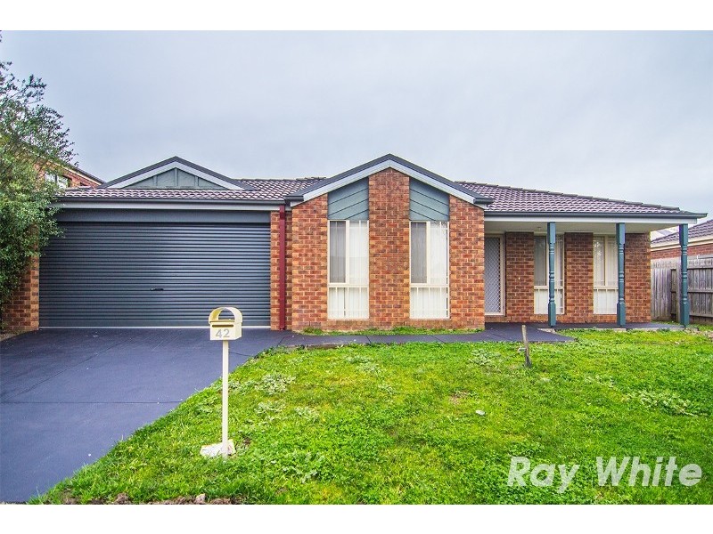 42 Chisholm Drive, Narre Warren South VIC 3805