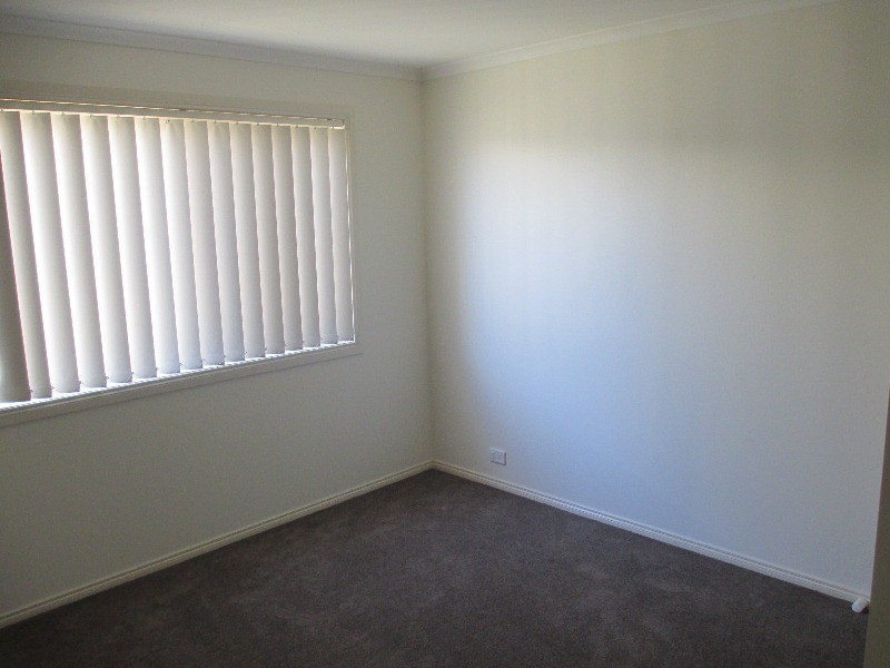 42 Chisholm Drive, Narre Warren South VIC 3805