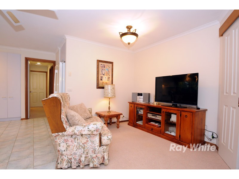 99 Lawless Drive, Cranbourne North VIC 3977