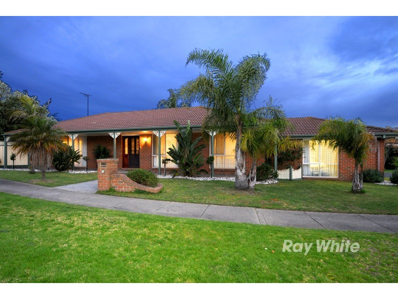 99 Lawless Drive, Cranbourne North VIC 3977