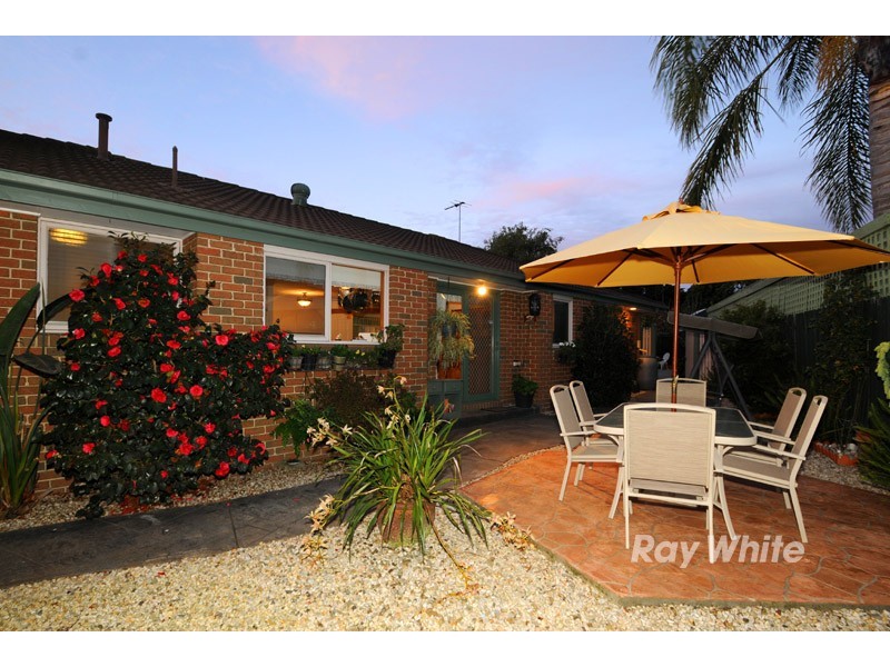 99 Lawless Drive, Cranbourne North VIC 3977