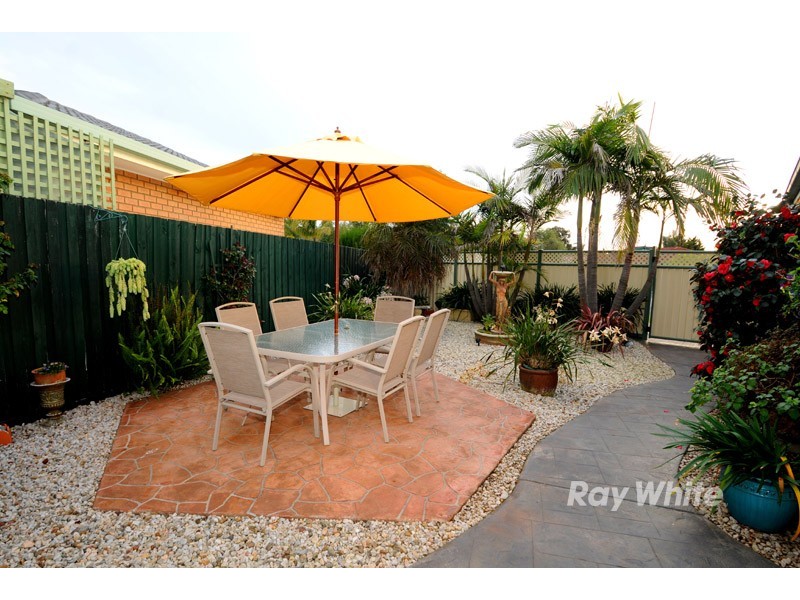 99 Lawless Drive, Cranbourne North VIC 3977