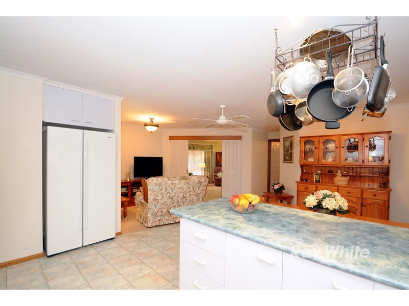 99 Lawless Drive, Cranbourne North VIC 3977