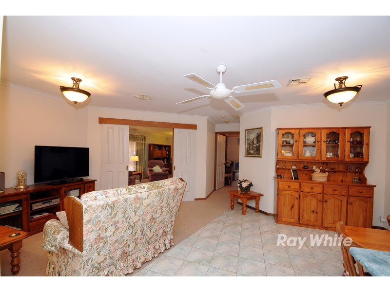 99 Lawless Drive, Cranbourne North VIC 3977