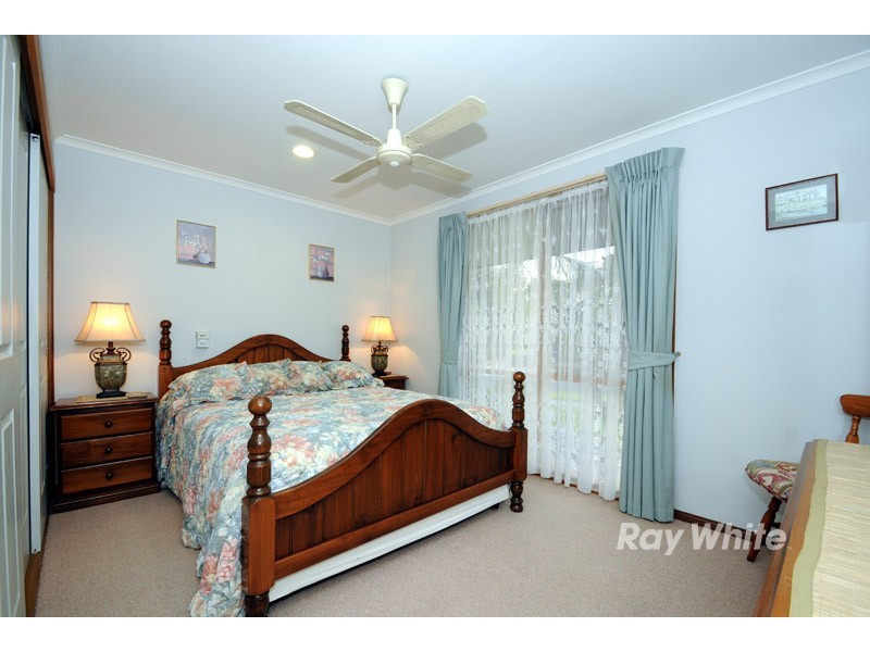 99 Lawless Drive, Cranbourne North VIC 3977